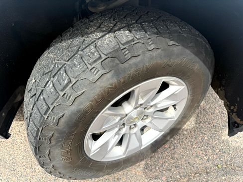 Used 2019 Chevrolet Silverado 1500 LT image 30