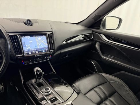 Used 2018 Maserati Levante GranSport AWD/4WD image 20