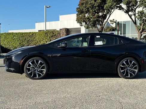 New 2026 Toyota Prius Plug-In Hybrid FWD image 7