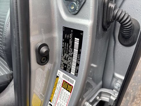 Used 2025 Toyota Highlander XSE AWD/4WD image 33