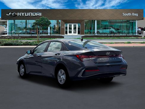 New 2026 Hyundai Elantra SE w/ Cargo Package image 5