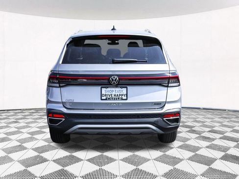 New 2025 Volkswagen Taos SE image 11
