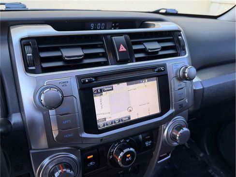 Used 2015 Toyota 4Runner SR5 Premium RWD image 23