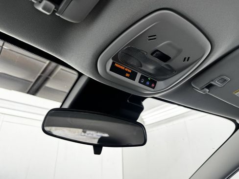 Used 2025 Chevrolet Trax LS image 38