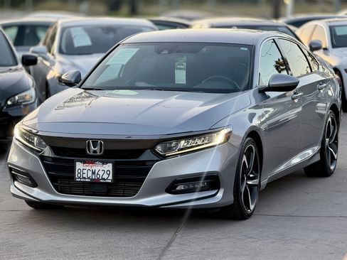 Used 2018 Honda Accord Sport image 3