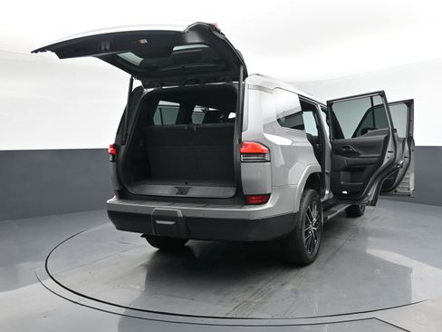 Used 2024 Lexus GX 550 image 31