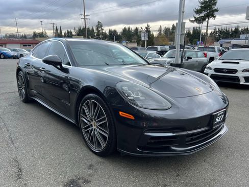 Used 2019 Porsche Panamera 4S image 7