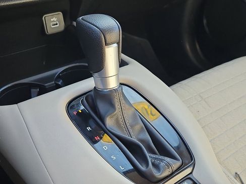 Certified 2023 Honda HR-V LX image 23