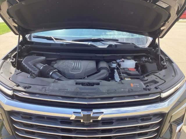 Used 2025 Chevrolet Traverse LT AWD/4WD image 17