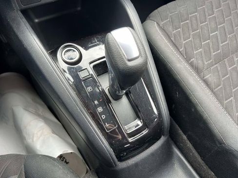Used 2022 Nissan Kicks S FWD image 31