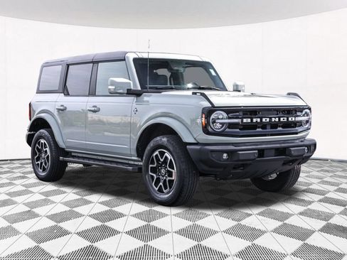 Used 2022 Ford Bronco Outer Banks AWD/4WD image 11