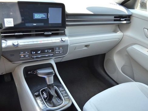 Used 2024 Hyundai Kona SEL AWD/4WD image 24