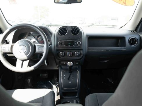 Used 2017 Jeep Patriot Sport w/ Power Value Group AWD/4WD image 20