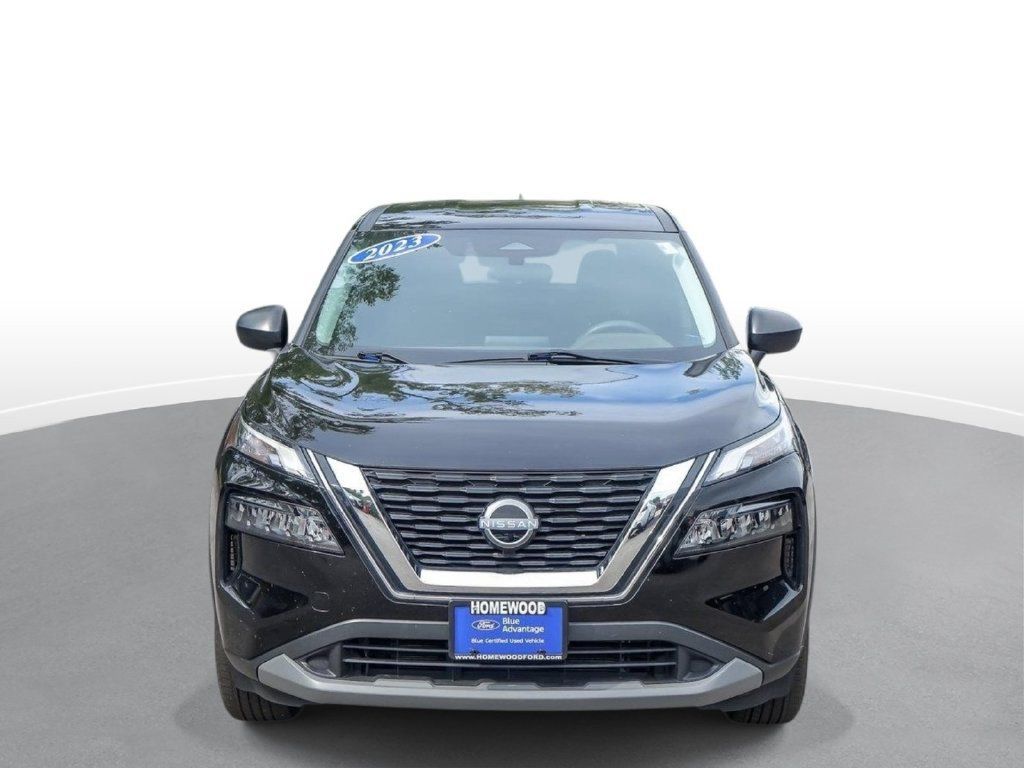 Used 2023 Nissan Rogue S AWD/4WD image 2