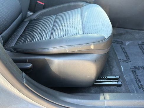 Certified 2025 Chevrolet Trax LT w/ Driver Confidence Package image 21