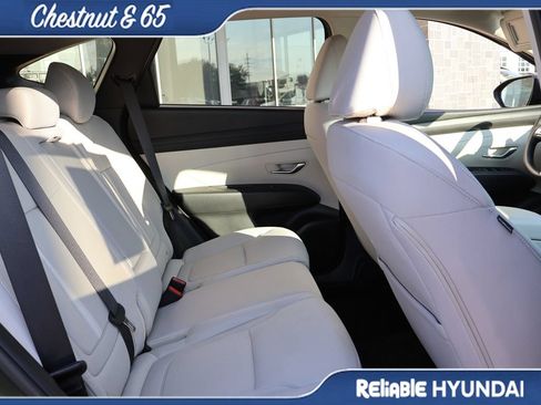 Certified 2025 Hyundai Tucson SEL FWD image 12