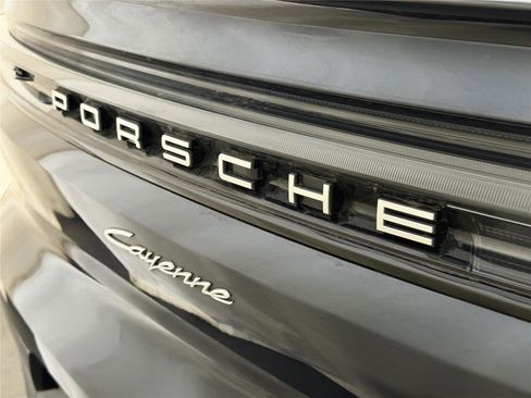 Certified 2025 Porsche Cayenne Coupe image 25