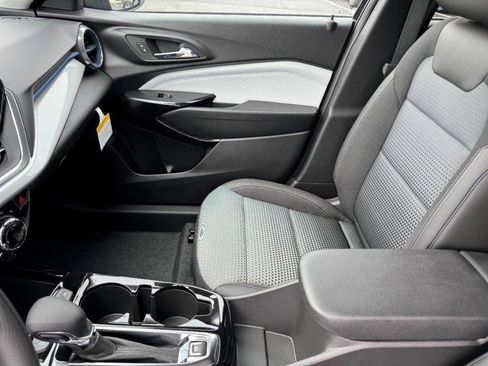 New 2026 Chevrolet Trax LT FWD image 8