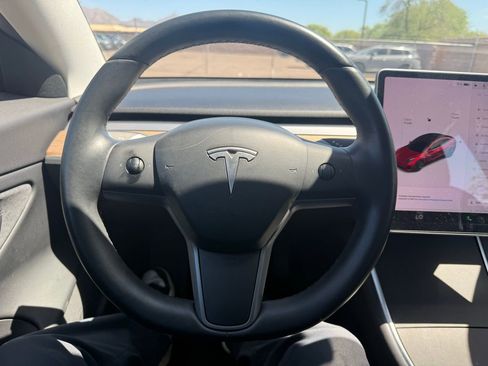 Used 2018 Tesla Model 3 Long Range image 16