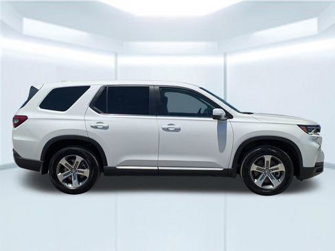 Used 2025 Honda Pilot EX-L image 7