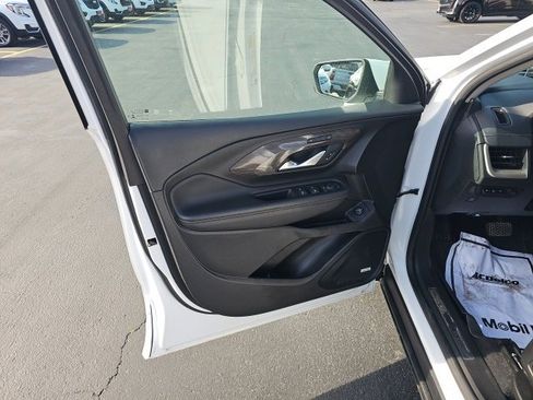 Used 2022 GMC Terrain Denali image 29