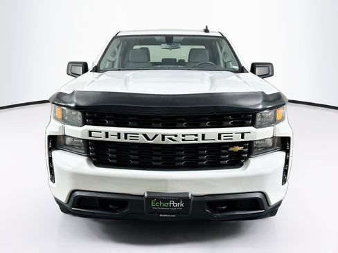 Used 2019 Chevrolet Silverado 1500 Custom w/ Custom Value Package AWD/4WD image 2