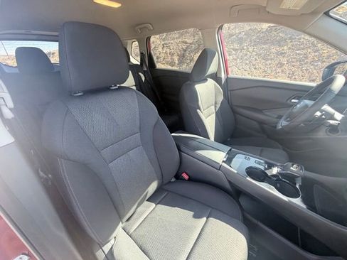 Certified 2025 Nissan Rogue SV image 28