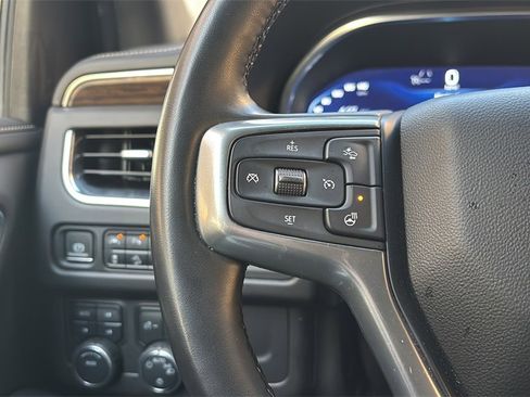 Used 2023 Chevrolet Suburban Premier image 26