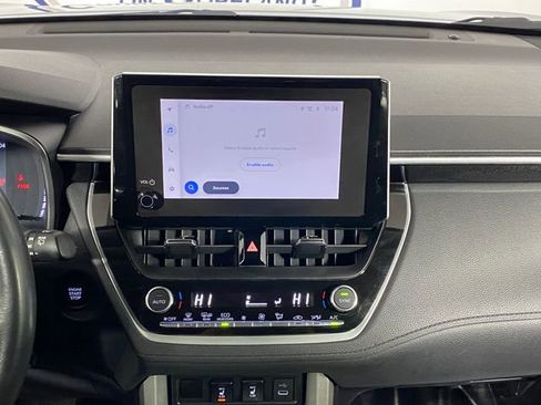 Used 2024 Toyota Corolla Cross XLE image 14