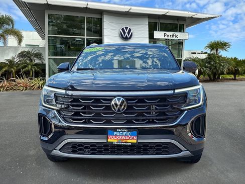Used 2024 Volkswagen Atlas Cross Sport SE AWD/4WD image 2