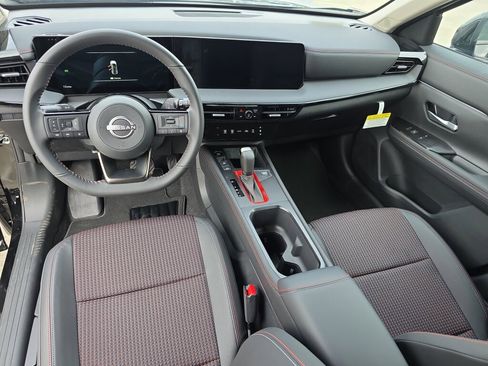 New 2026 Nissan Kicks SR image 4