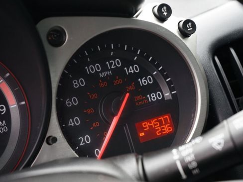 Used 2013 Nissan 370Z Base image 16