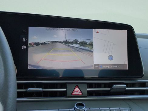 Certified 2024 Hyundai Elantra SEL FWD image 15