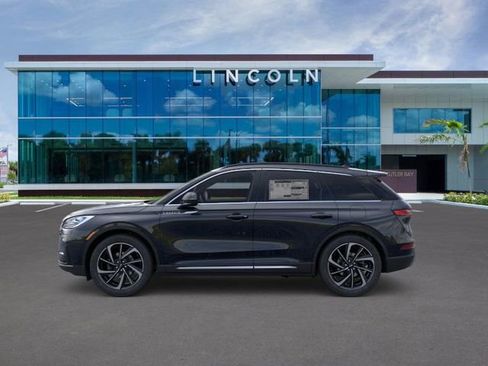 New 2026 Lincoln Corsair Reserve FWD image 3