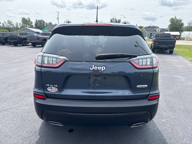 Used 2022 Jeep Cherokee Latitude AWD/4WD image 5