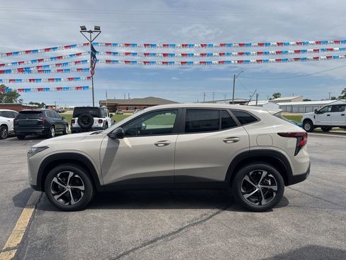 New 2026 Chevrolet Trax RS FWD image 8