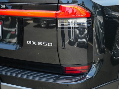 Used 2025 Lexus GX 550 AWD/4WD image 7