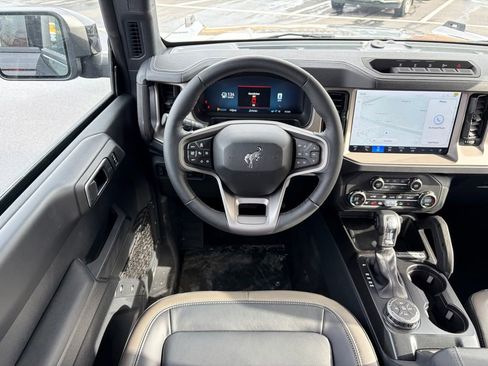 New 2025 Ford Bronco Outer Banks w/ Sasquatch Package image 16