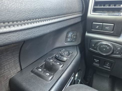 Used 2019 Ford Expedition Limited w/ Equipment Group 302A RWD image 8