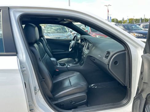 Used 2020 Dodge Charger SXT w/ Leather Interior Group image 27