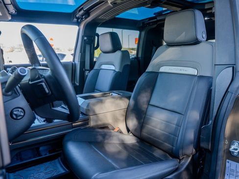 Used 2025 GMC Hummer EV 3X w/ LPO, Roof Cross Rail Package image 18