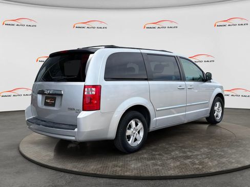 Used 2009 Dodge Grand Caravan SXT FWD image 10
