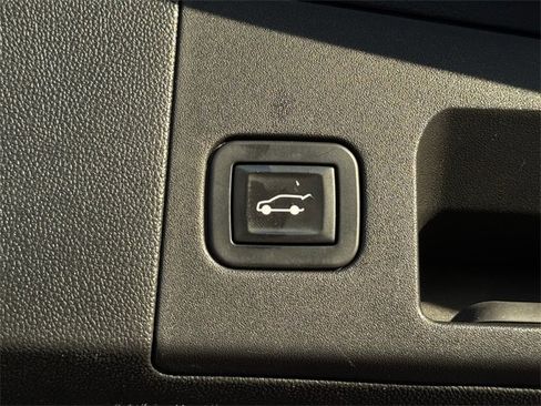 Used 2019 Cadillac XT5 Luxury image 32