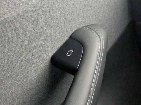 Used 2025 Tesla Model 3 RWD image 15