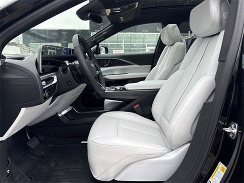 New 2026 Cadillac Lyriq Luxury image 9