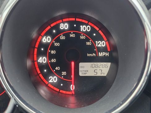 Used 2006 Toyota Matrix XR image 7