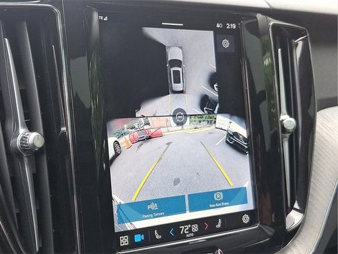 Certified 2025 Volvo XC60 B5 Plus image 18