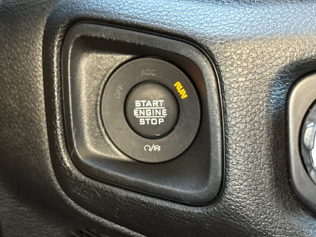 Used 2024 Jeep Gladiator Sport AWD/4WD image 28
