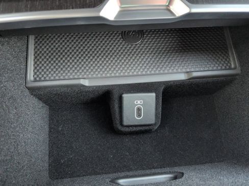 New 2026 Land Rover Range Rover SE image 32