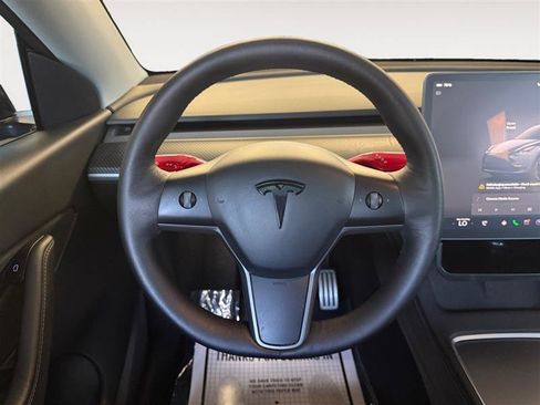Used 2022 Tesla Model Y Performance AWD/4WD image 13